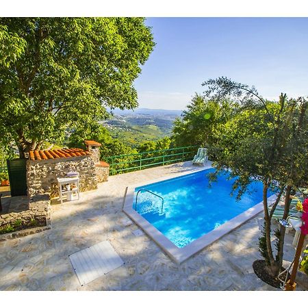 Villa O'Zrna Klis Exterior photo