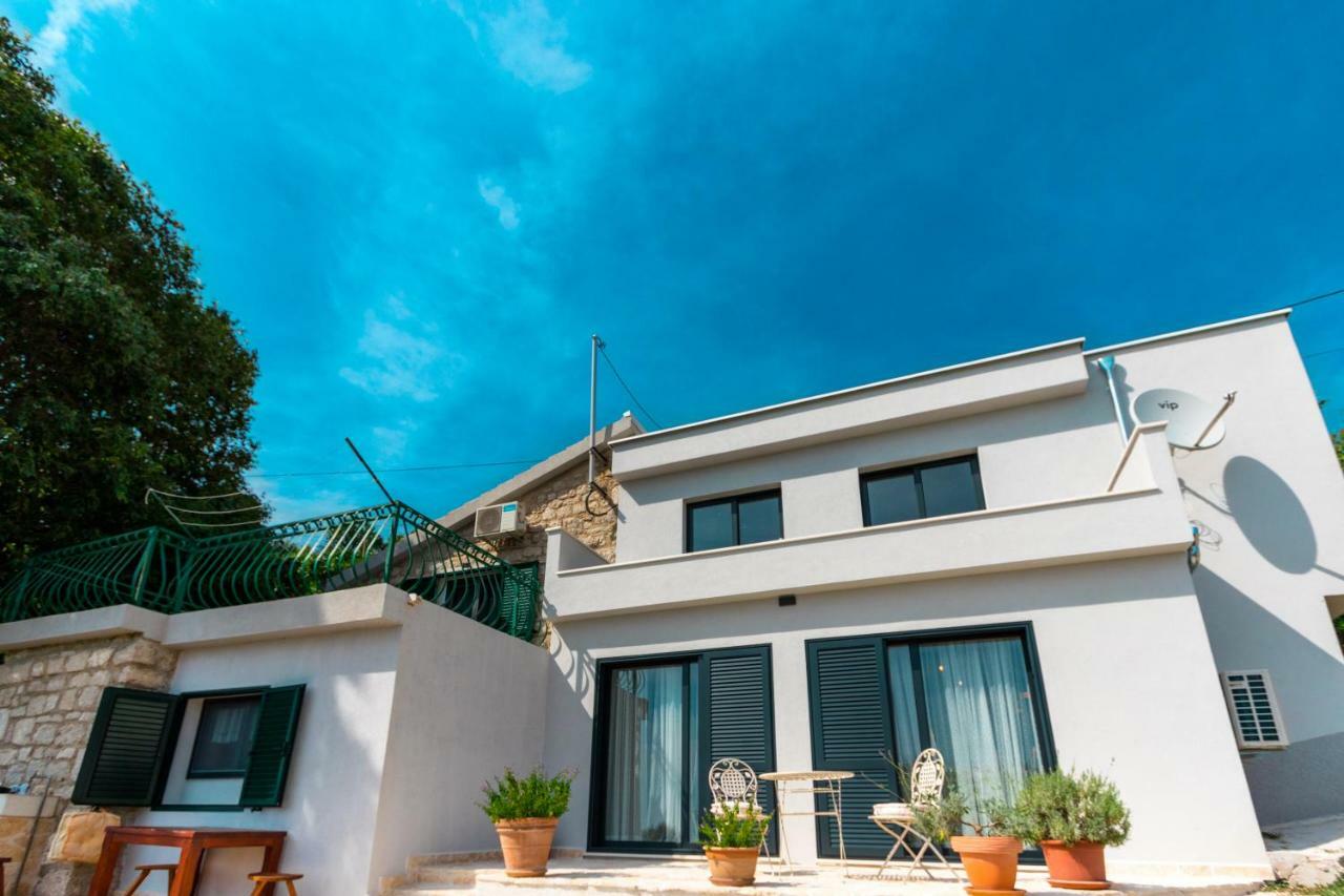 Villa O'Zrna Klis Exterior photo